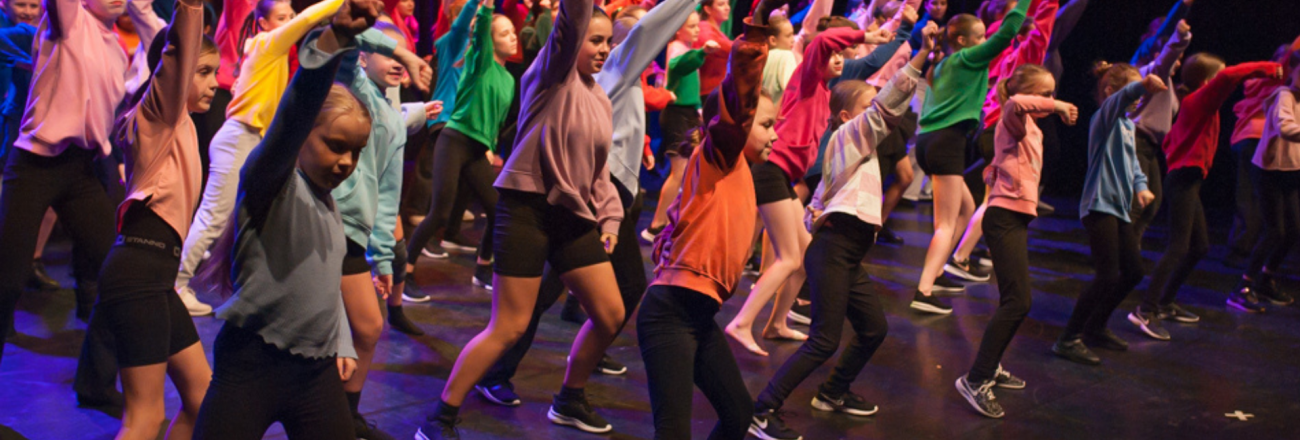 Maarssen activiteit dansende jeugd